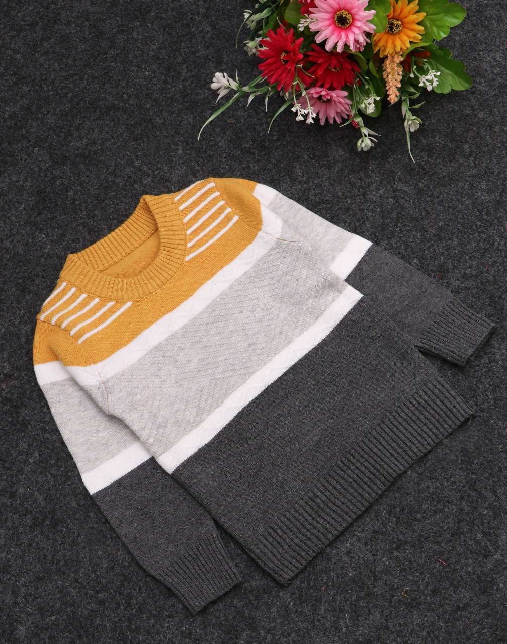 Boys sweater - Tiny grews